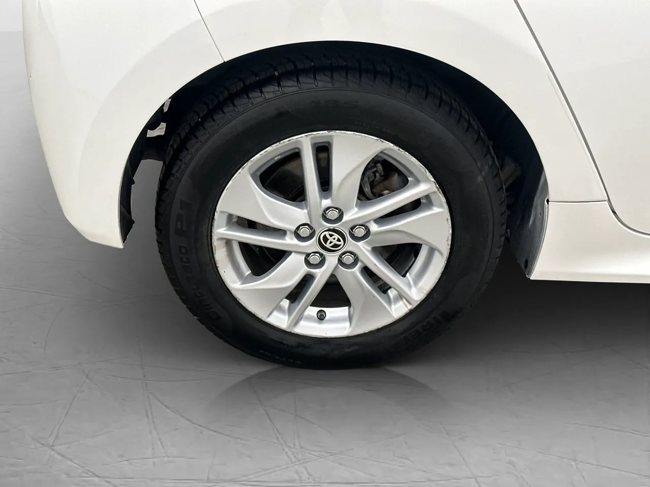 Vehicle image 23