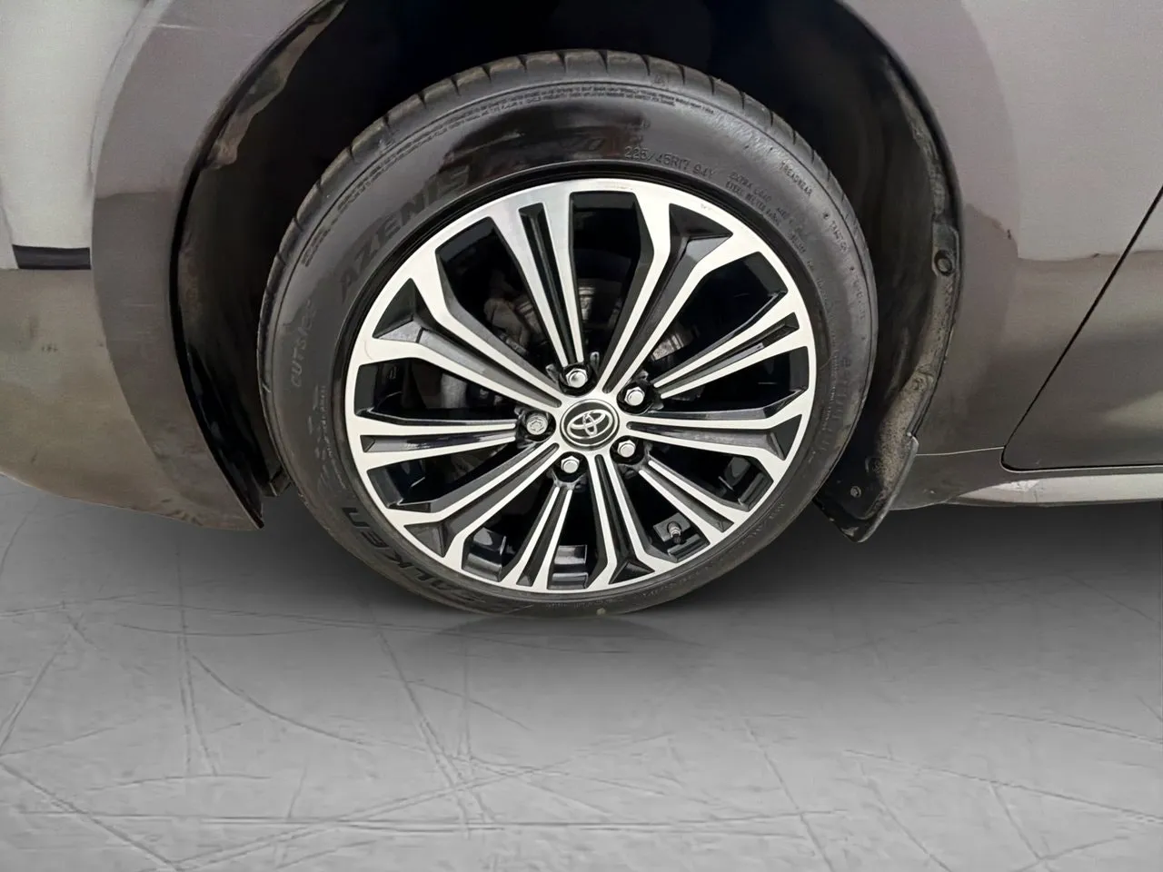 Vehicle image 32
