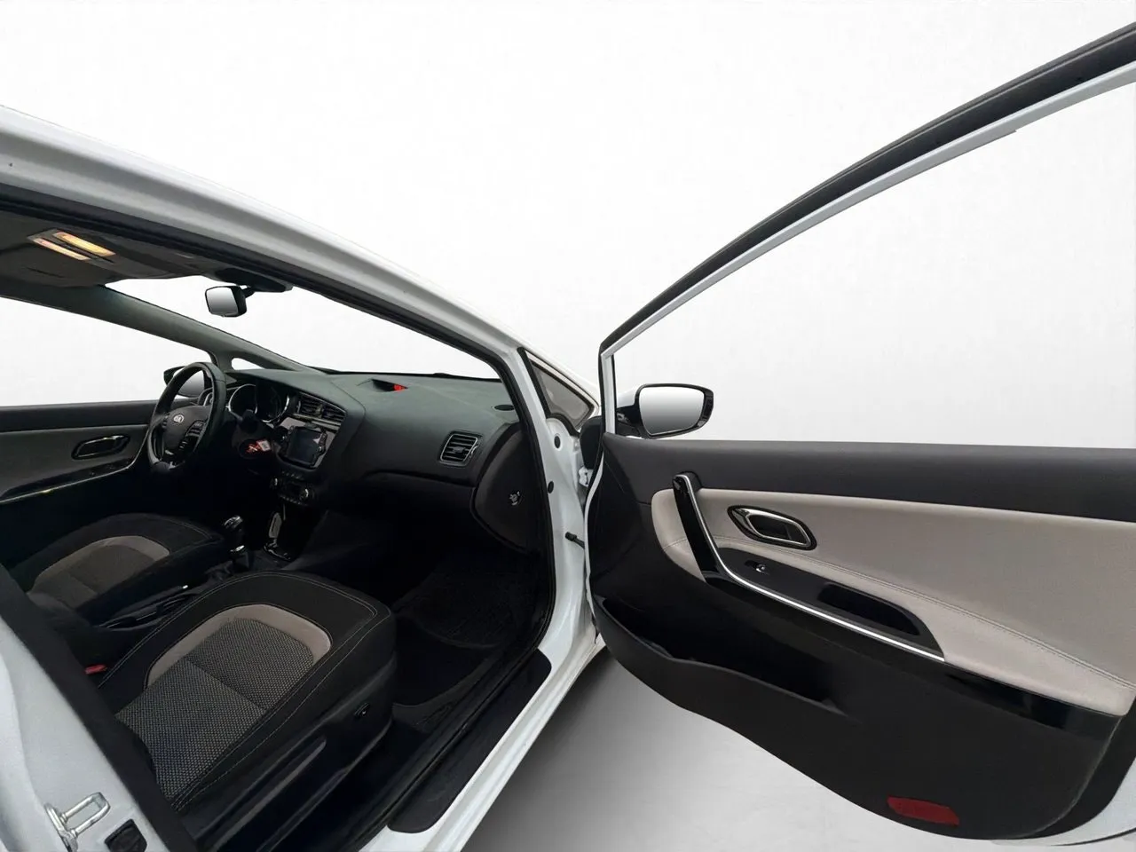 Vehicle image 24