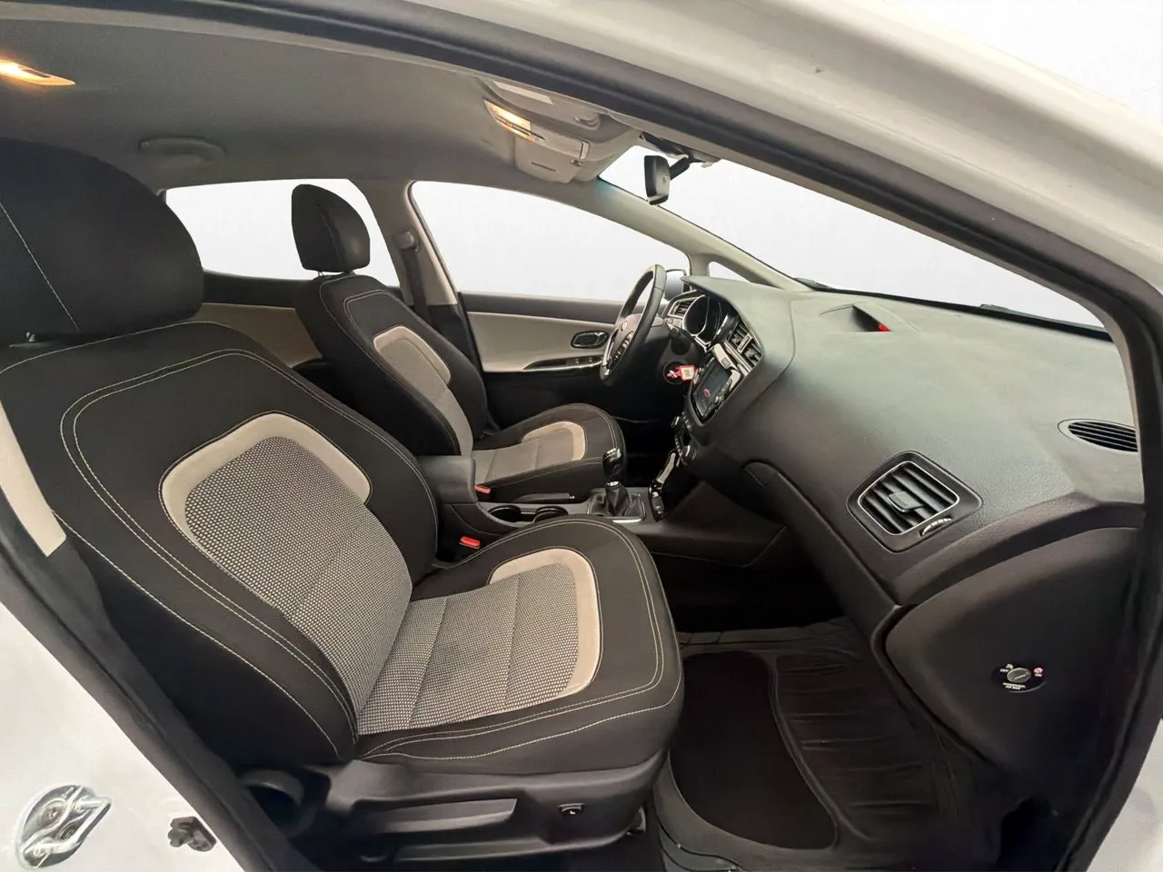 Vehicle image 23