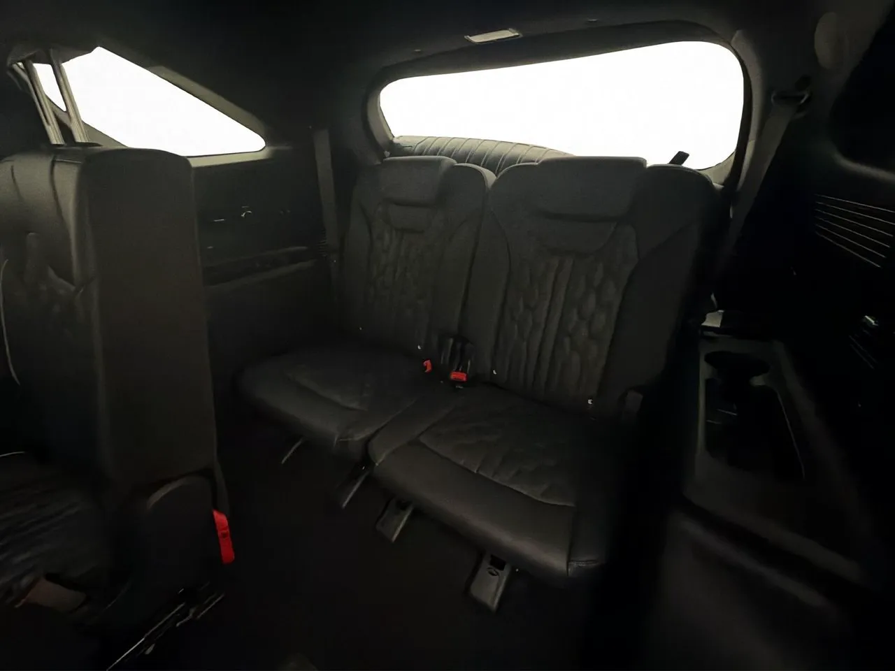 Vehicle image 32