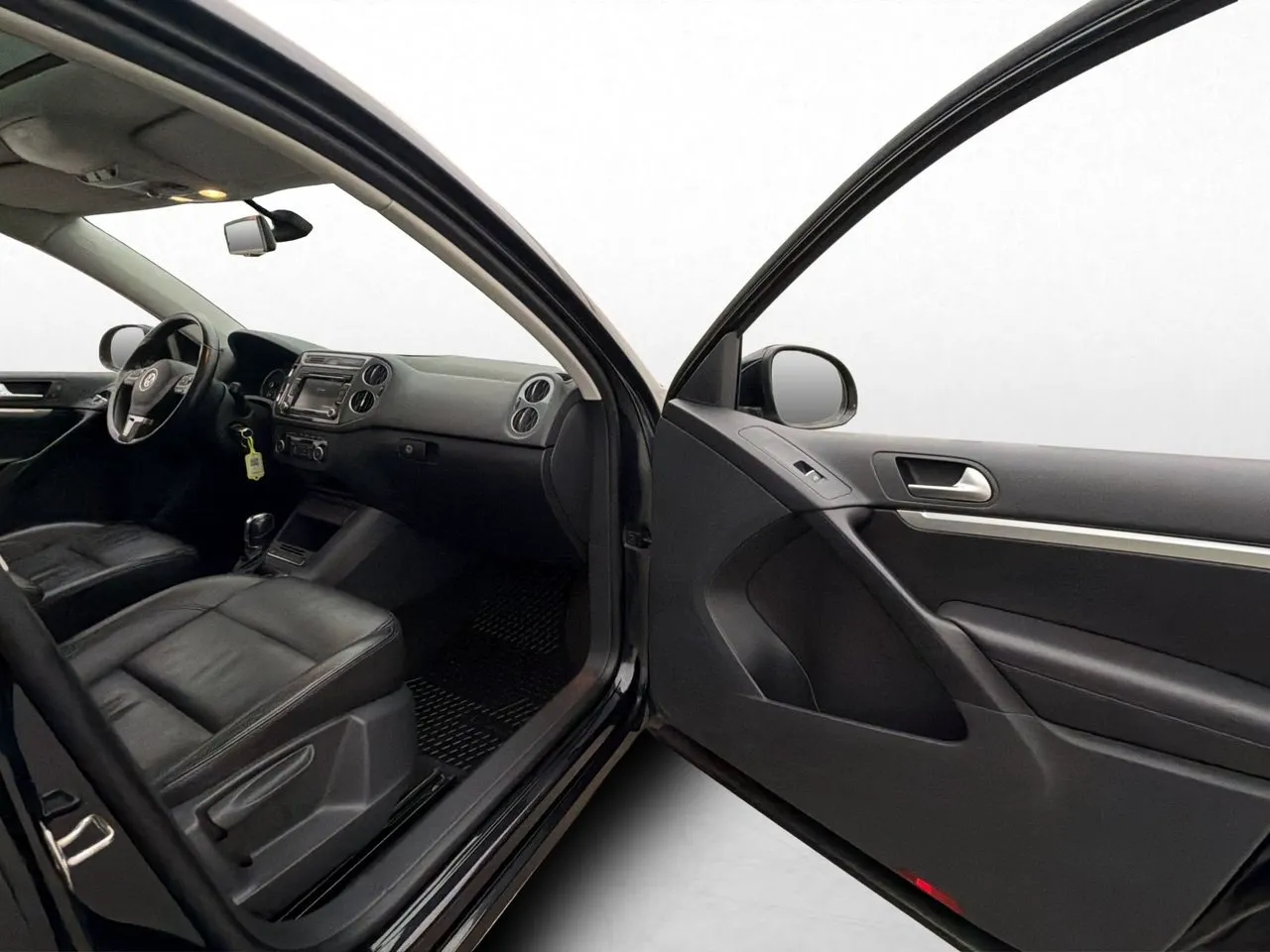 Vehicle image 24