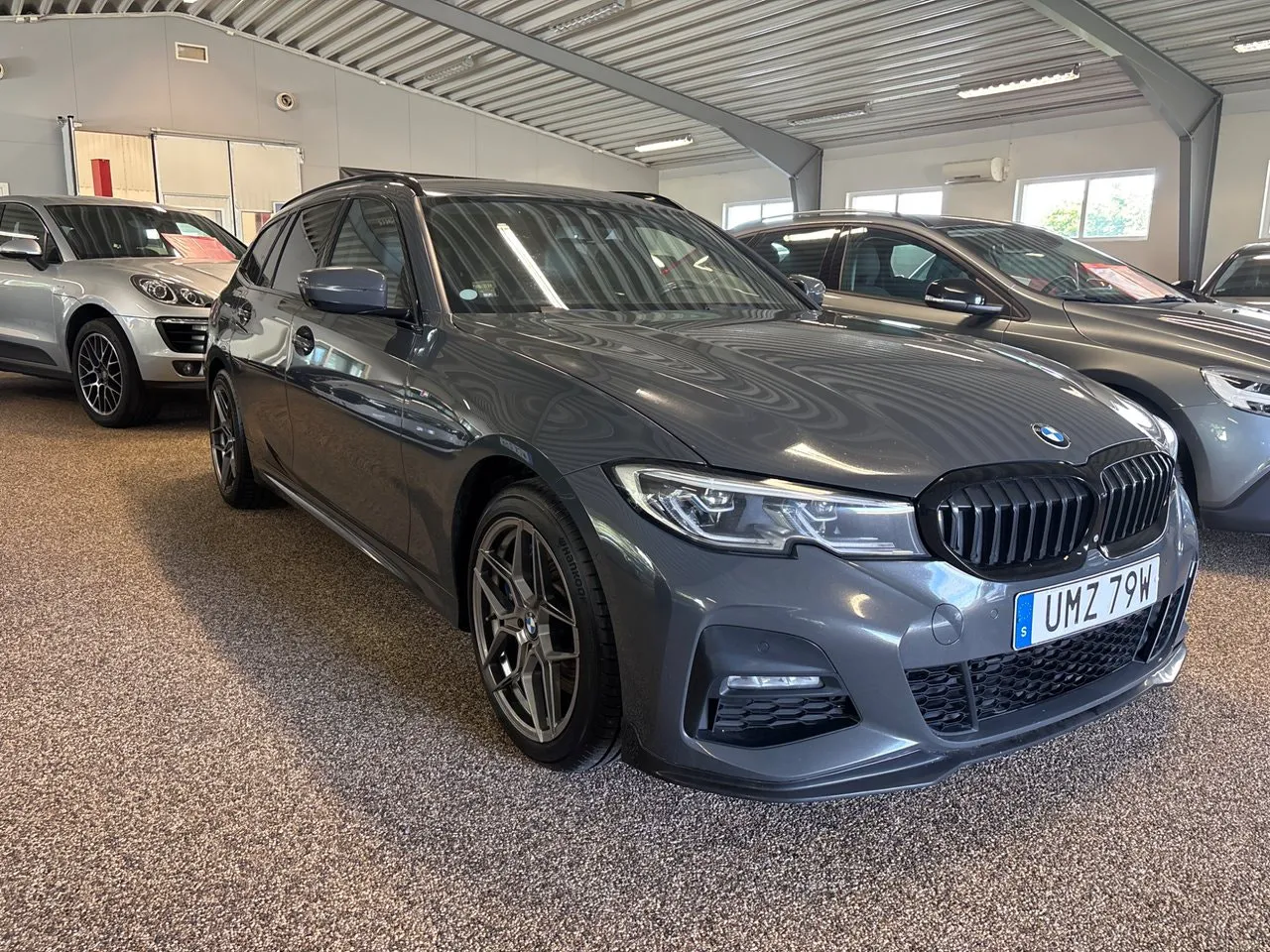 Vehicle image 7