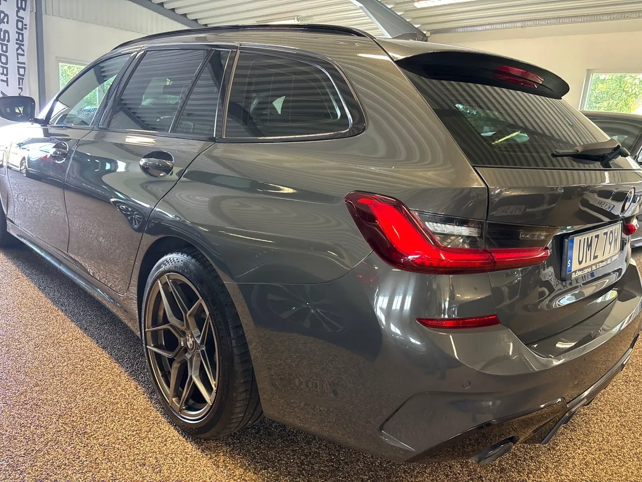 Vehicle image 8