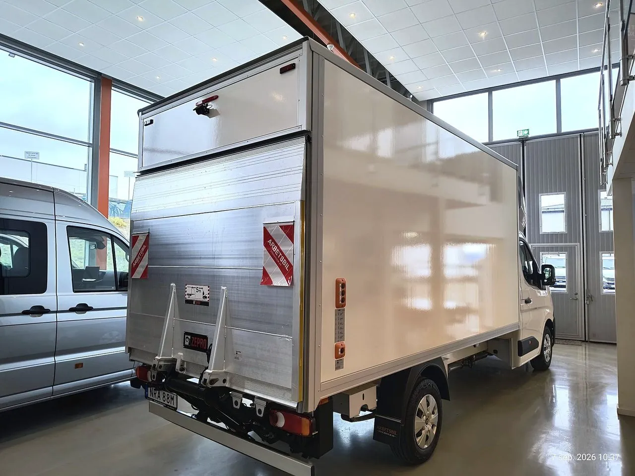 Vehicle image 3
