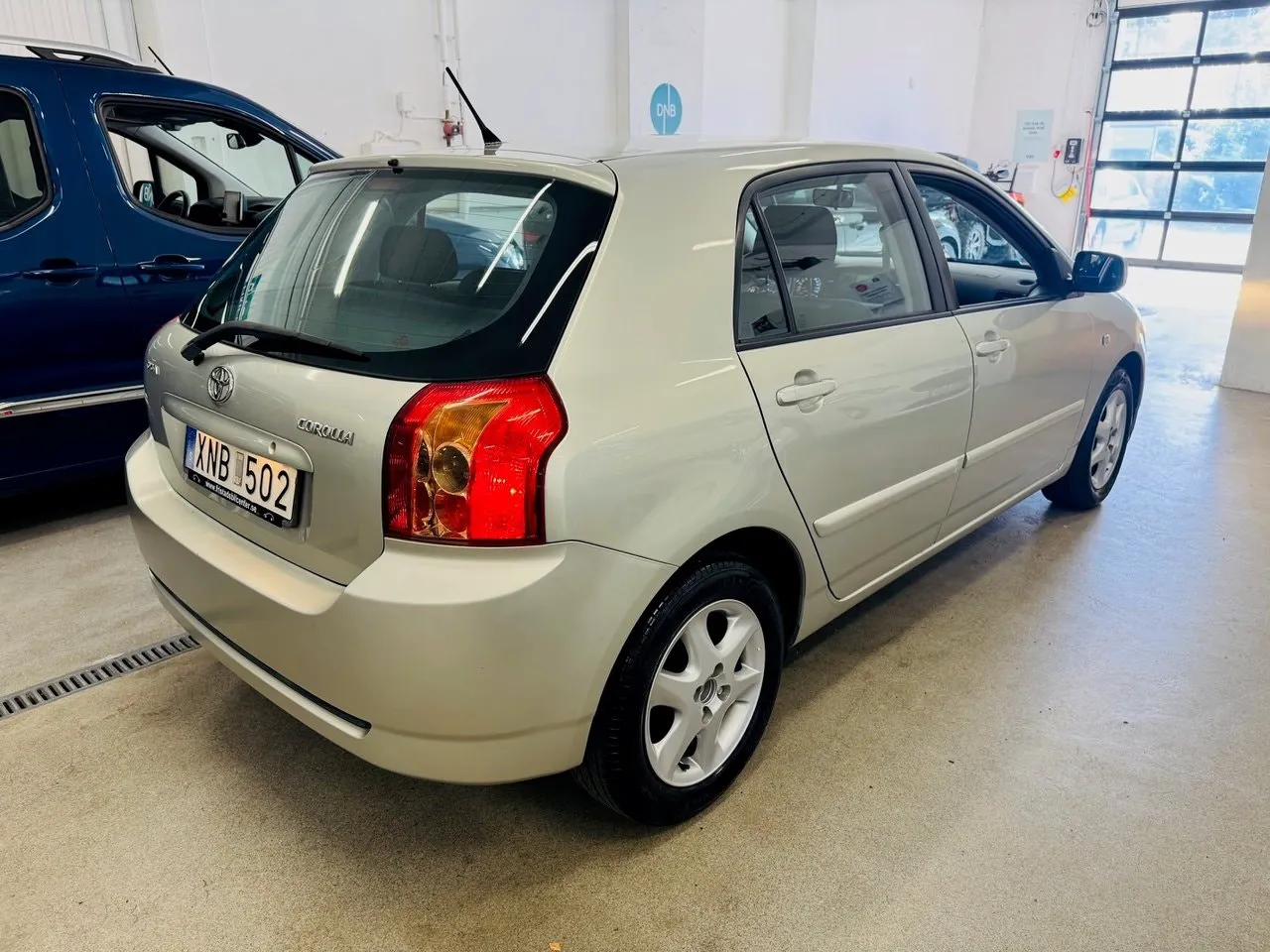 Vehicle image 13