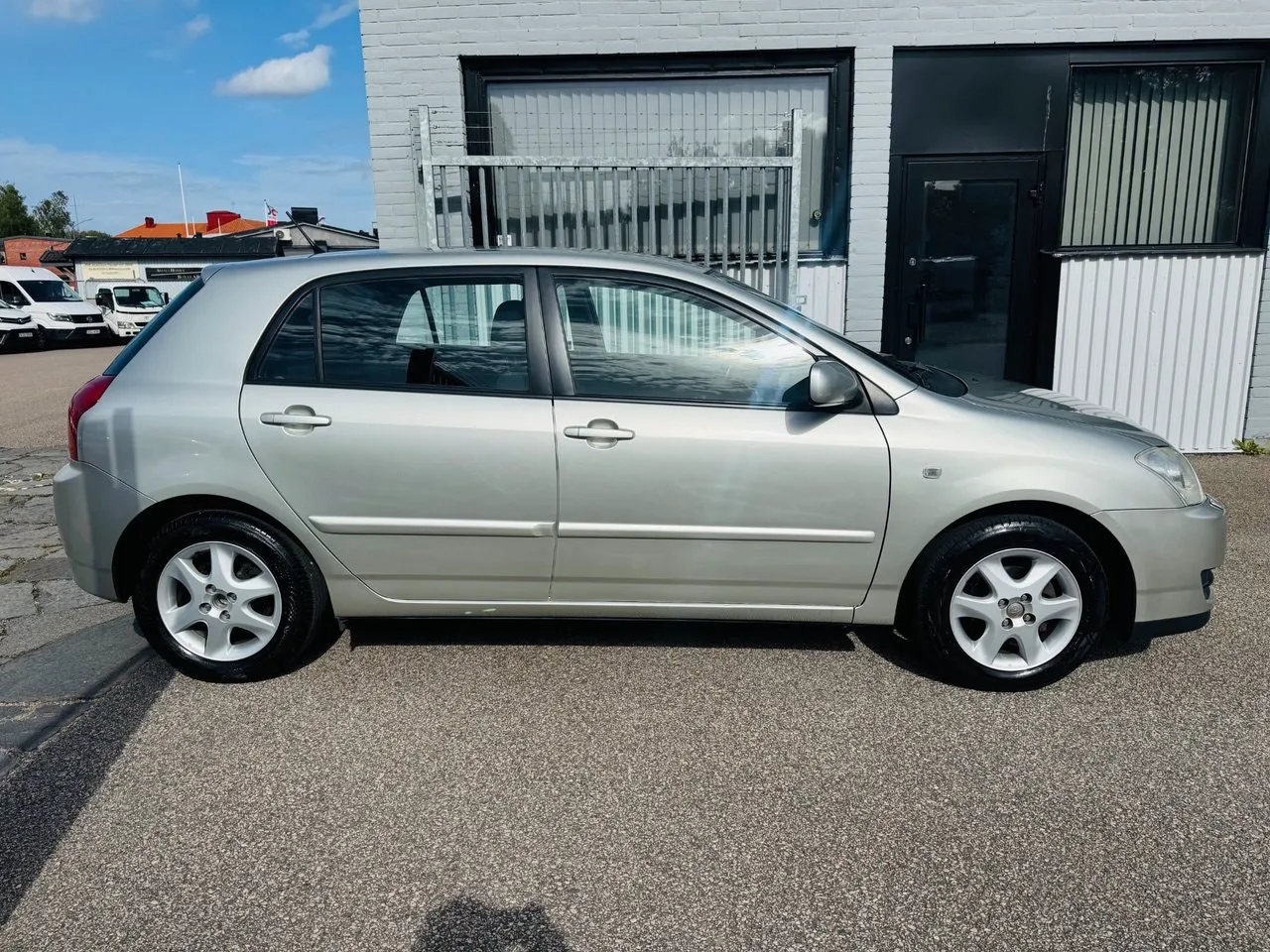 Vehicle image 9