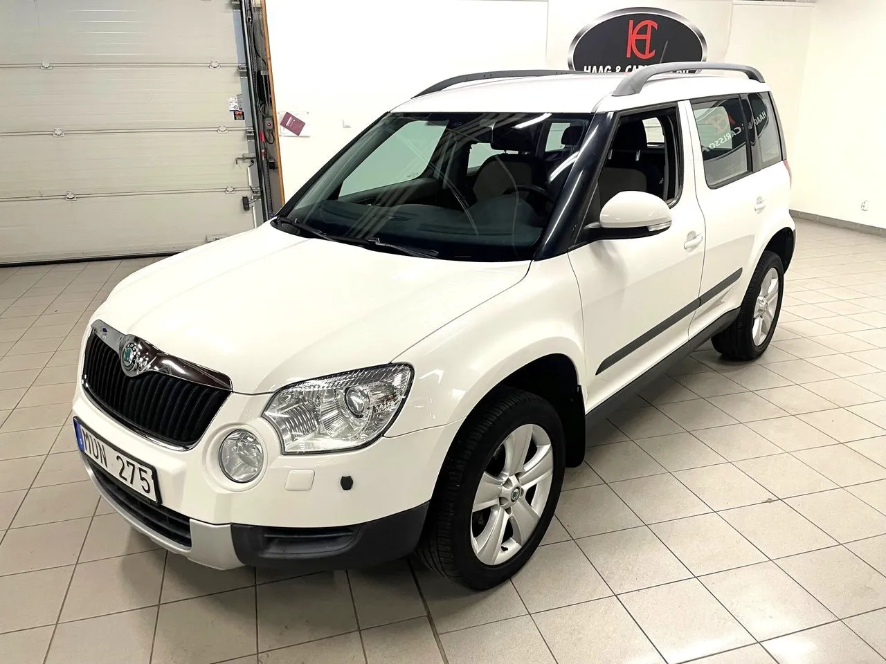 Vehicle image 4