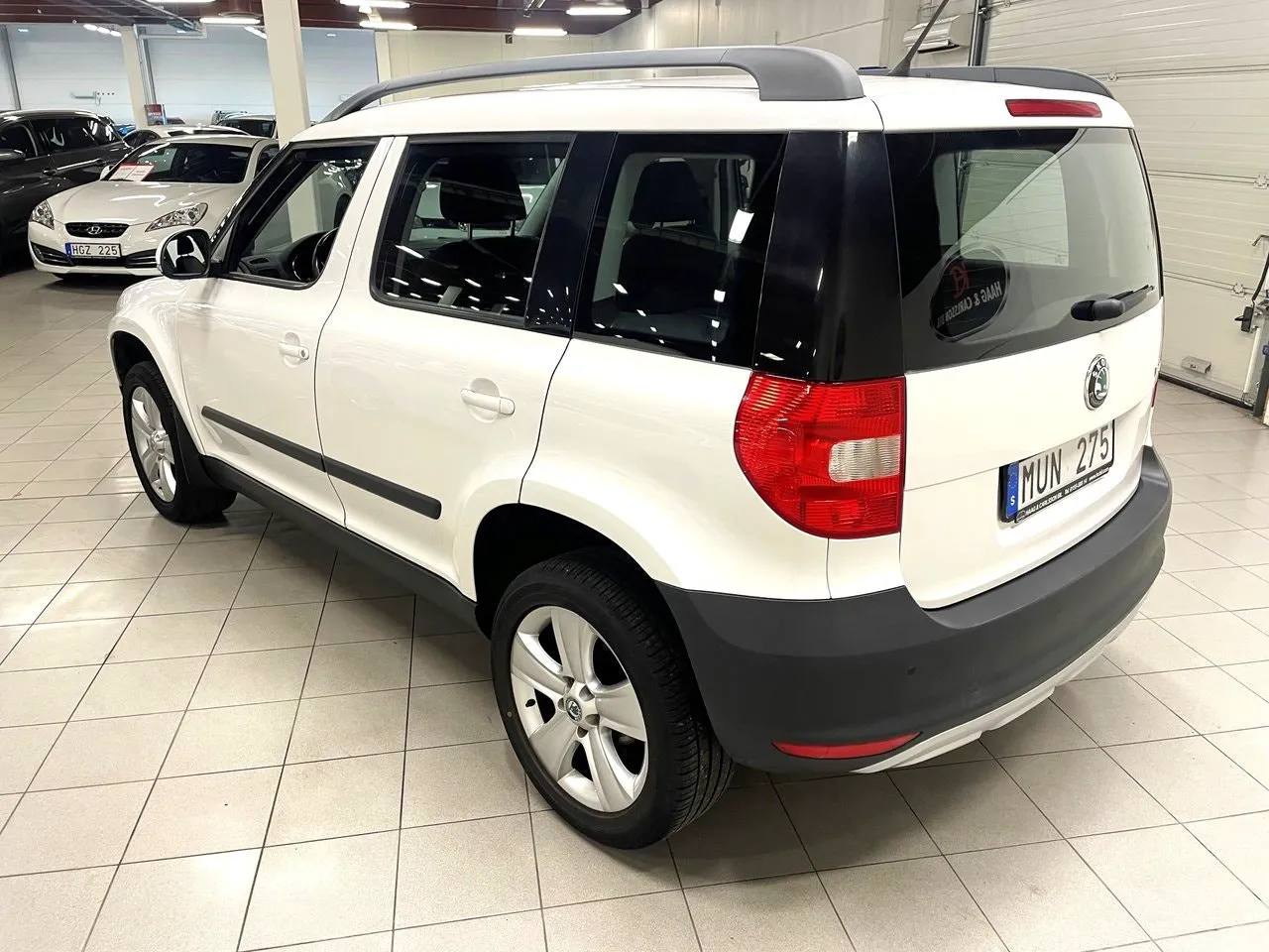 Vehicle image 3