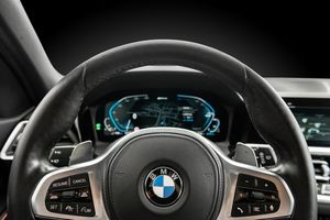 BMW 330 bild 9