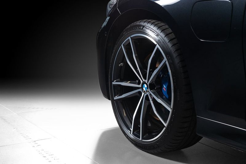 BMW 330 bild 7