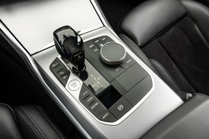 BMW 330 bild 13