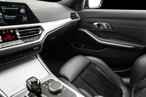 BMW 330 bild 14