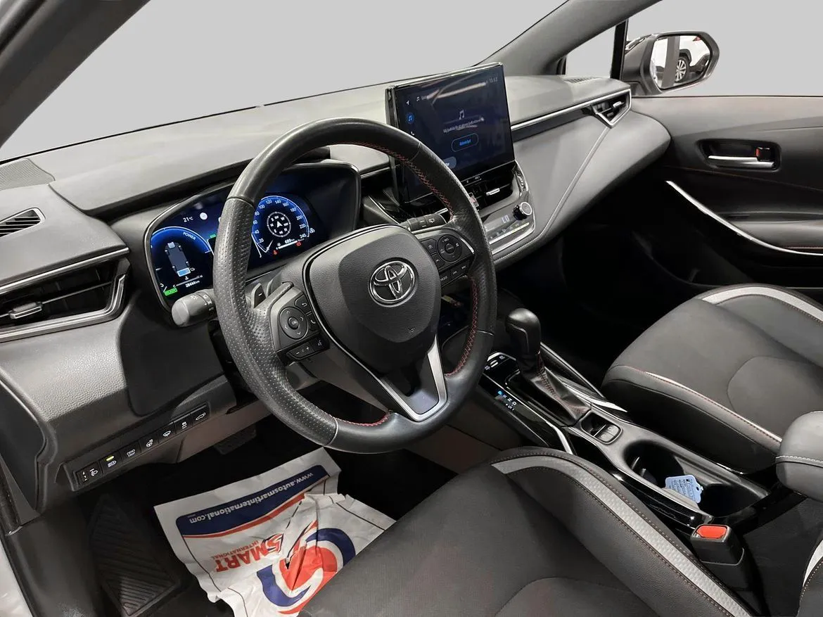 Vehicle image 13