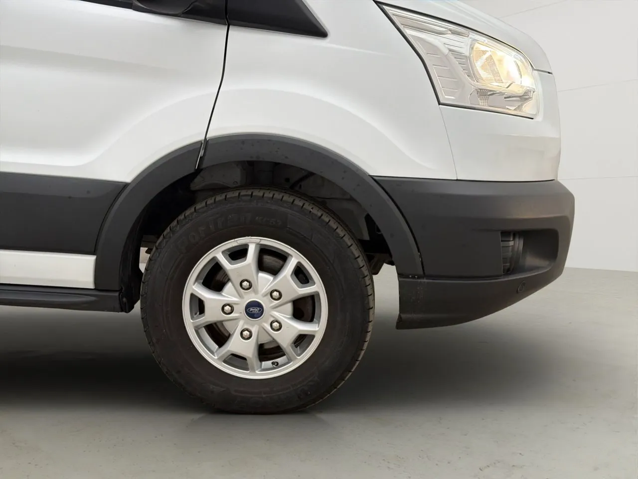 Vehicle image 30