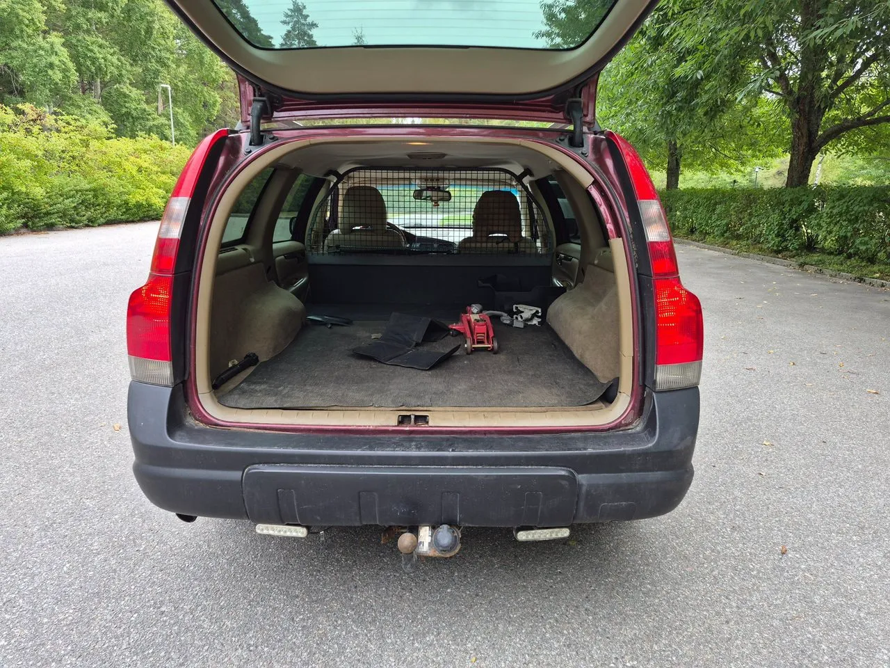 Vehicle image 8