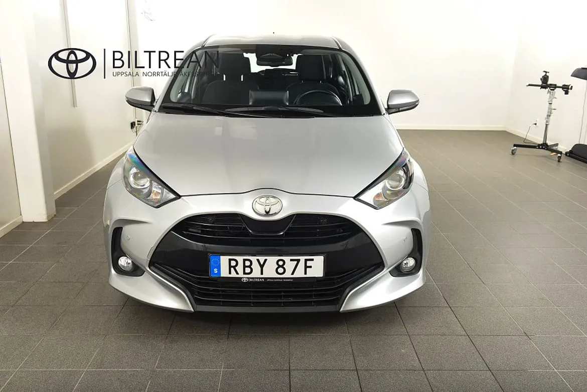 Vehicle image 4
