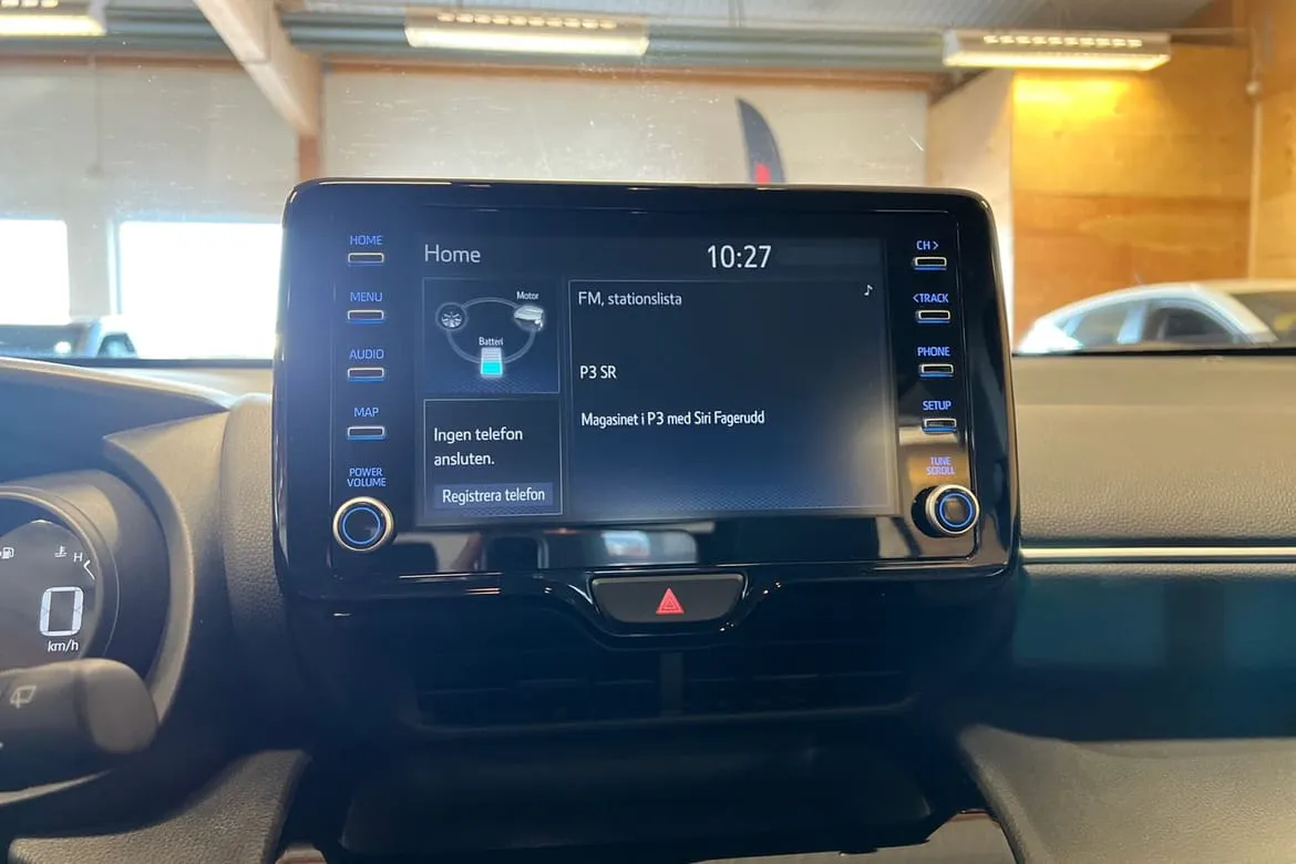 Vehicle image 14