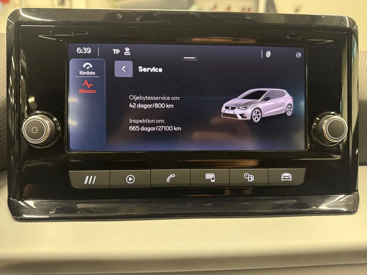 Vehicle image 18