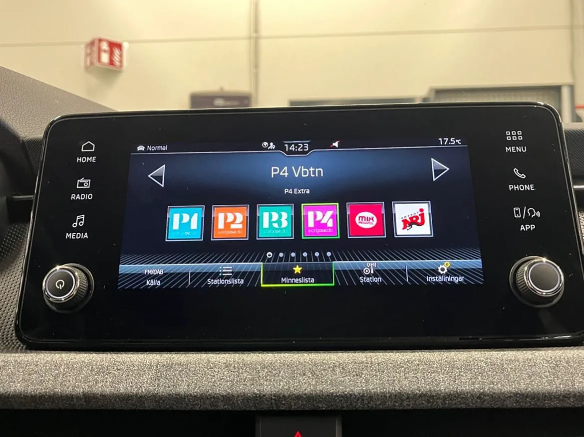 Vehicle image 18