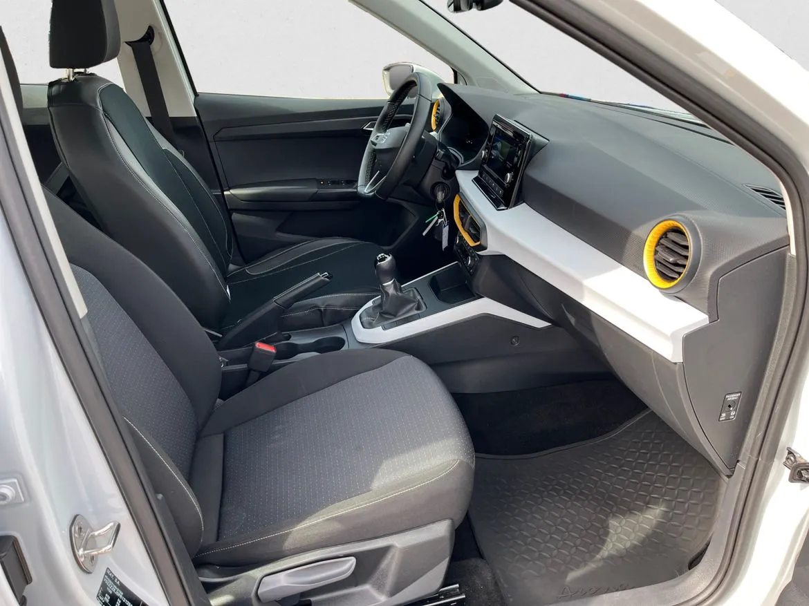 Vehicle image 13