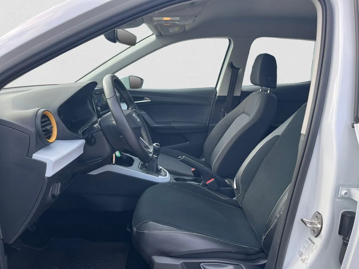 Vehicle image 6