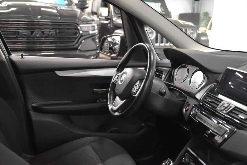 BMW 220 bild 9