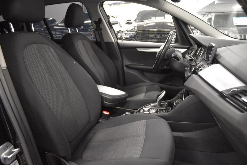 BMW 220 bild 12