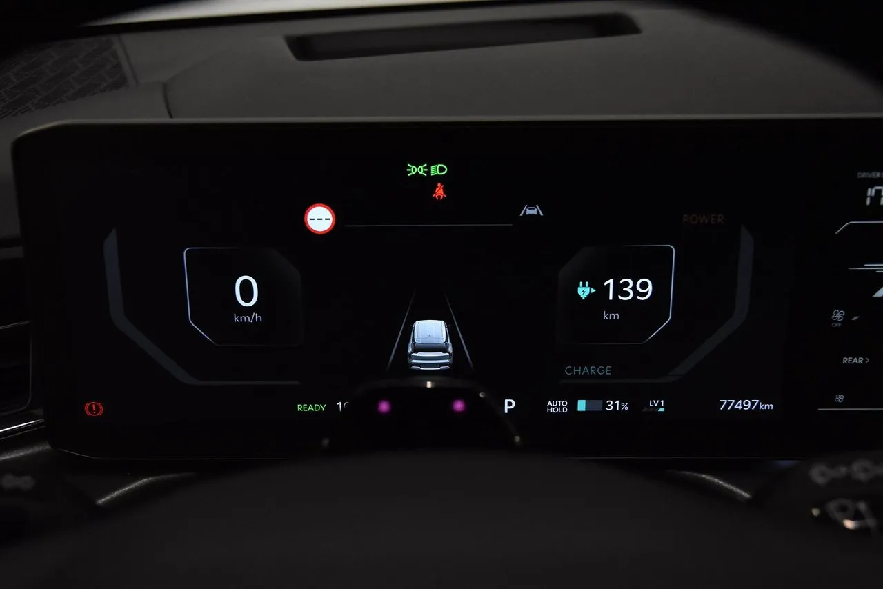 Vehicle image 25