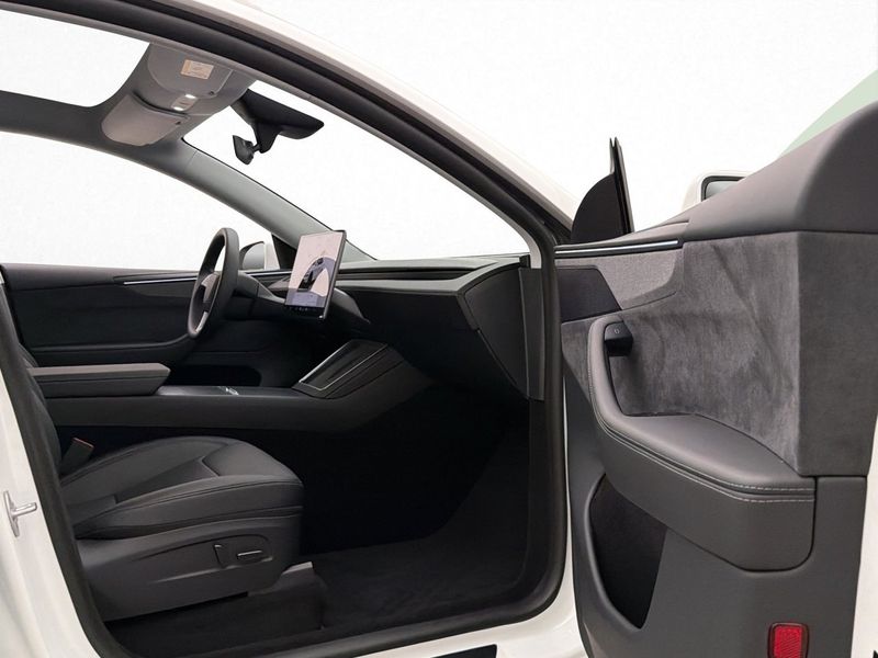 Tesla Model Y bild 24