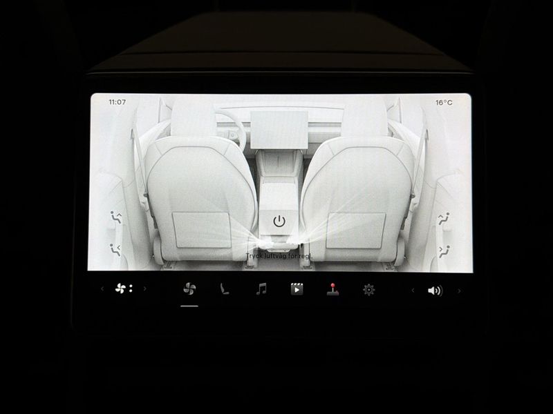 Tesla Model Y bild 21