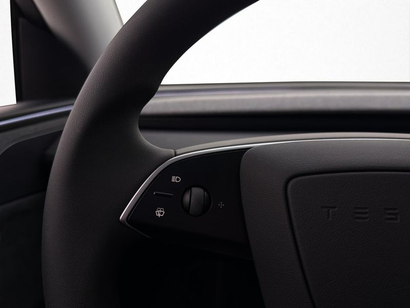 Tesla Model Y bild 19