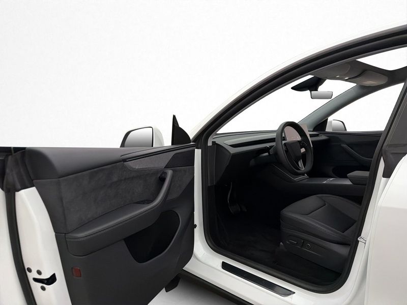 Tesla Model Y bild 35