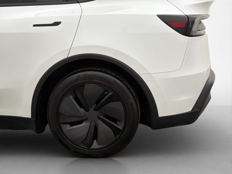 Tesla Model Y bild 33