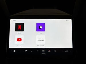 Tesla Model Y bild 23