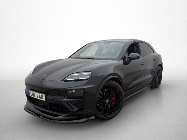 Porsche Macan Turbo Sport Chrono Luftfjäd Pano BOSE 18-Vägs - 2024