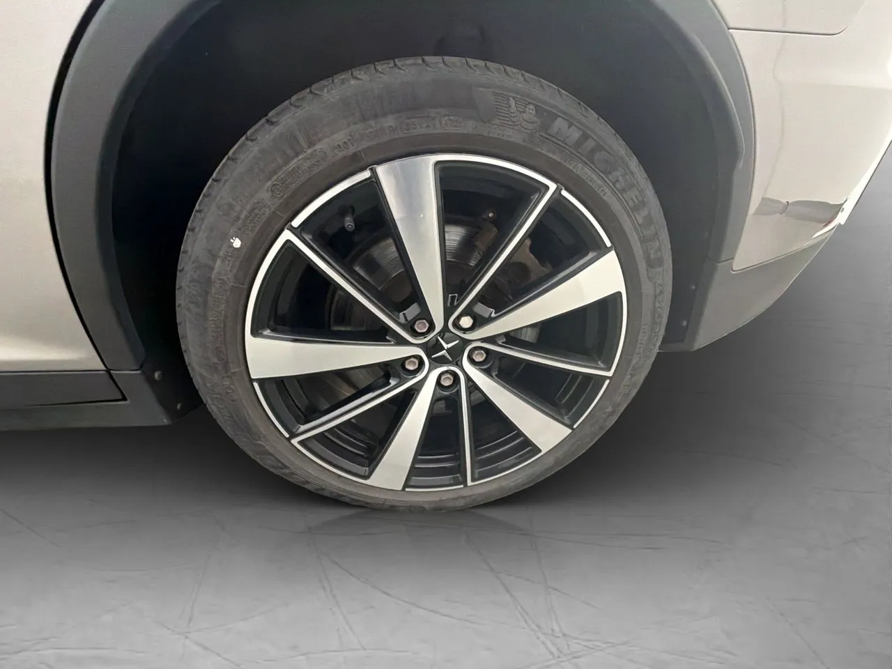 Vehicle image 33