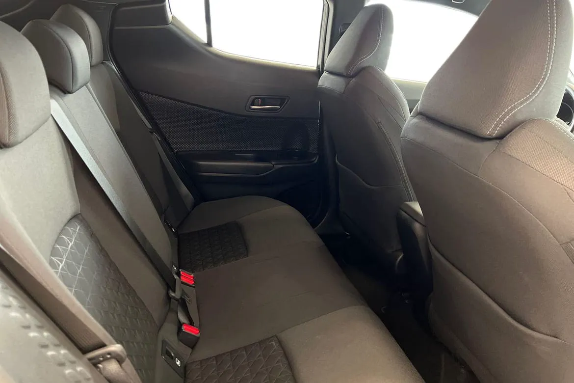 Vehicle image 7