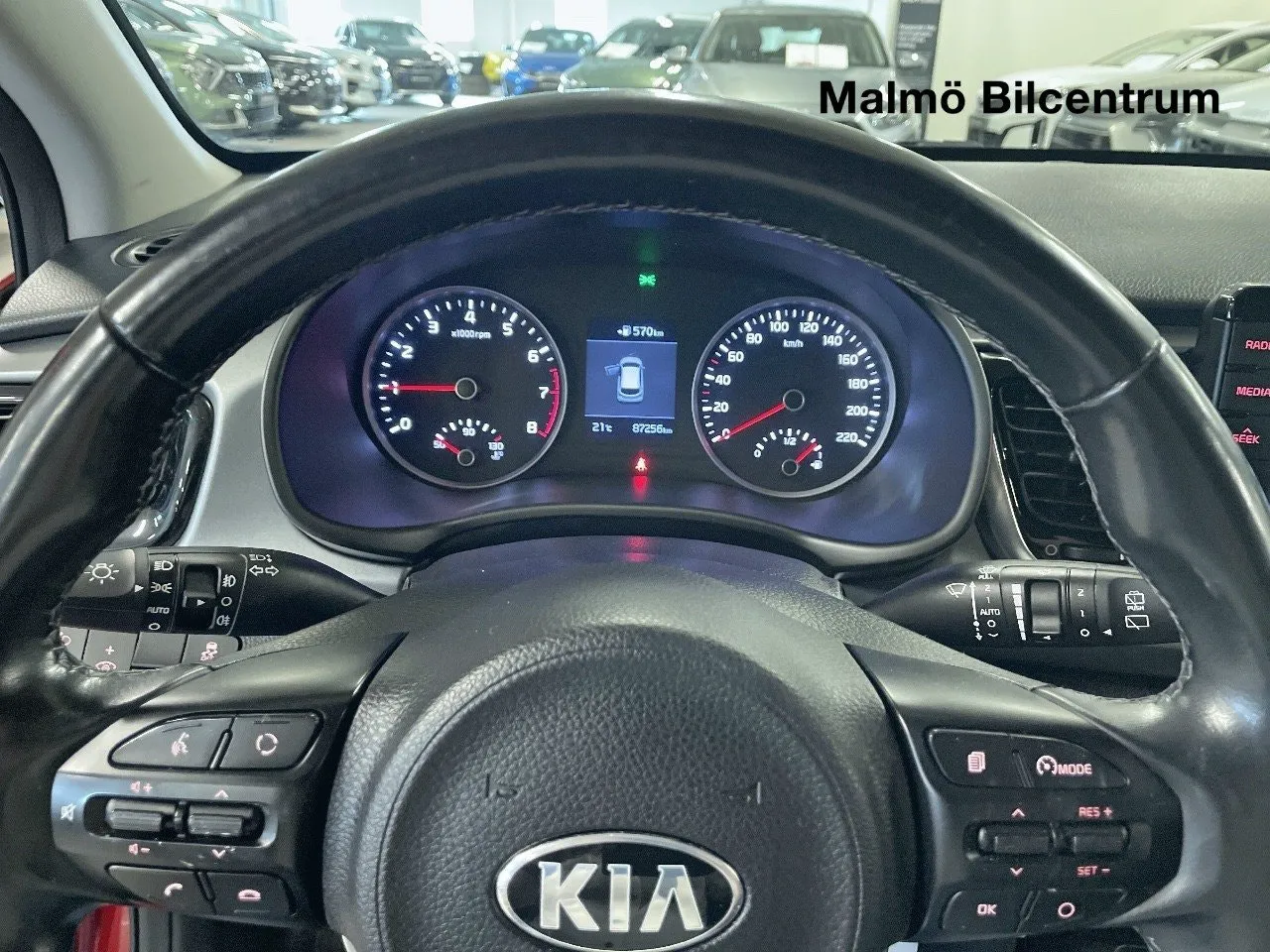 Vehicle image 14