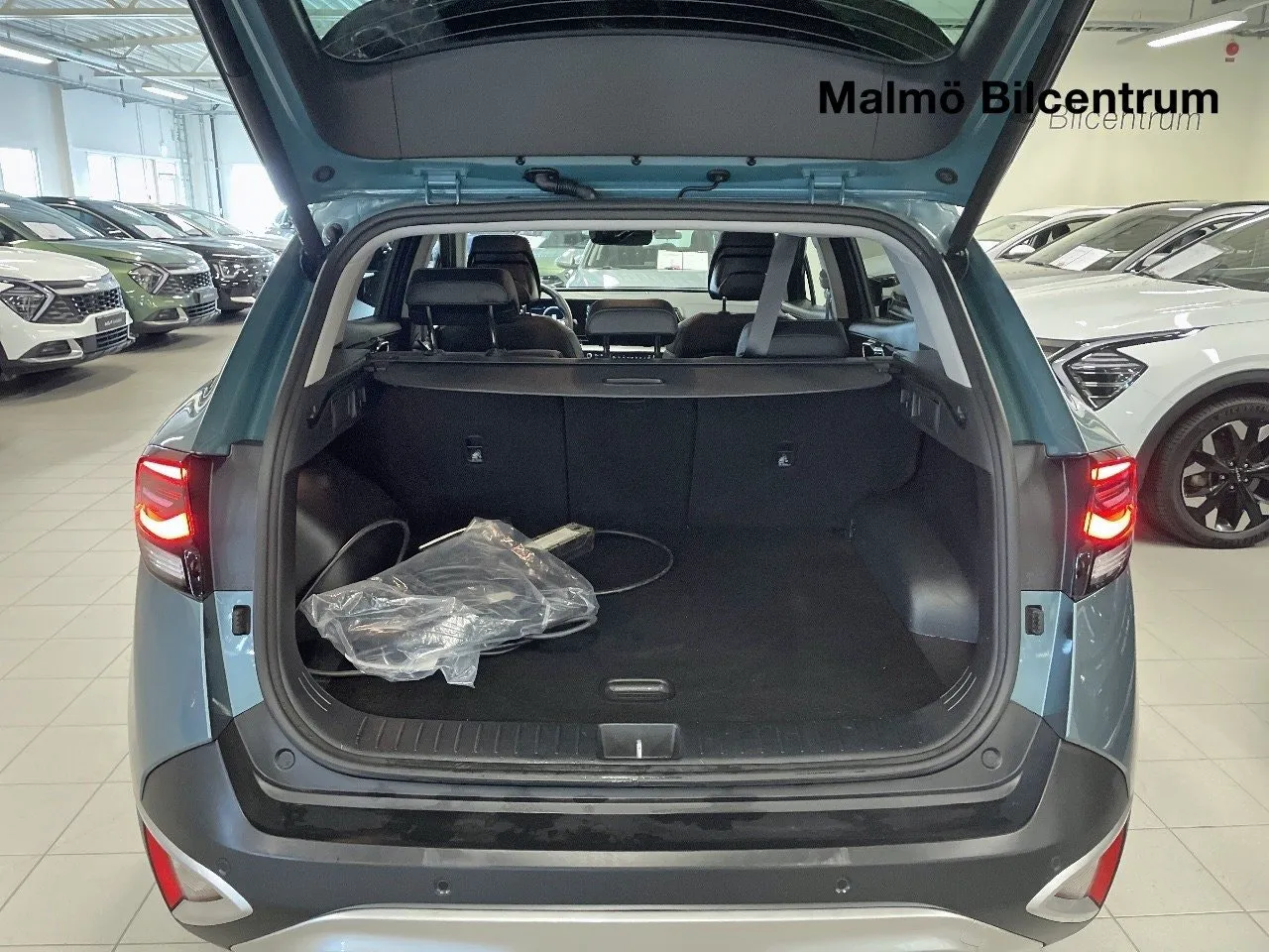 Vehicle image 18