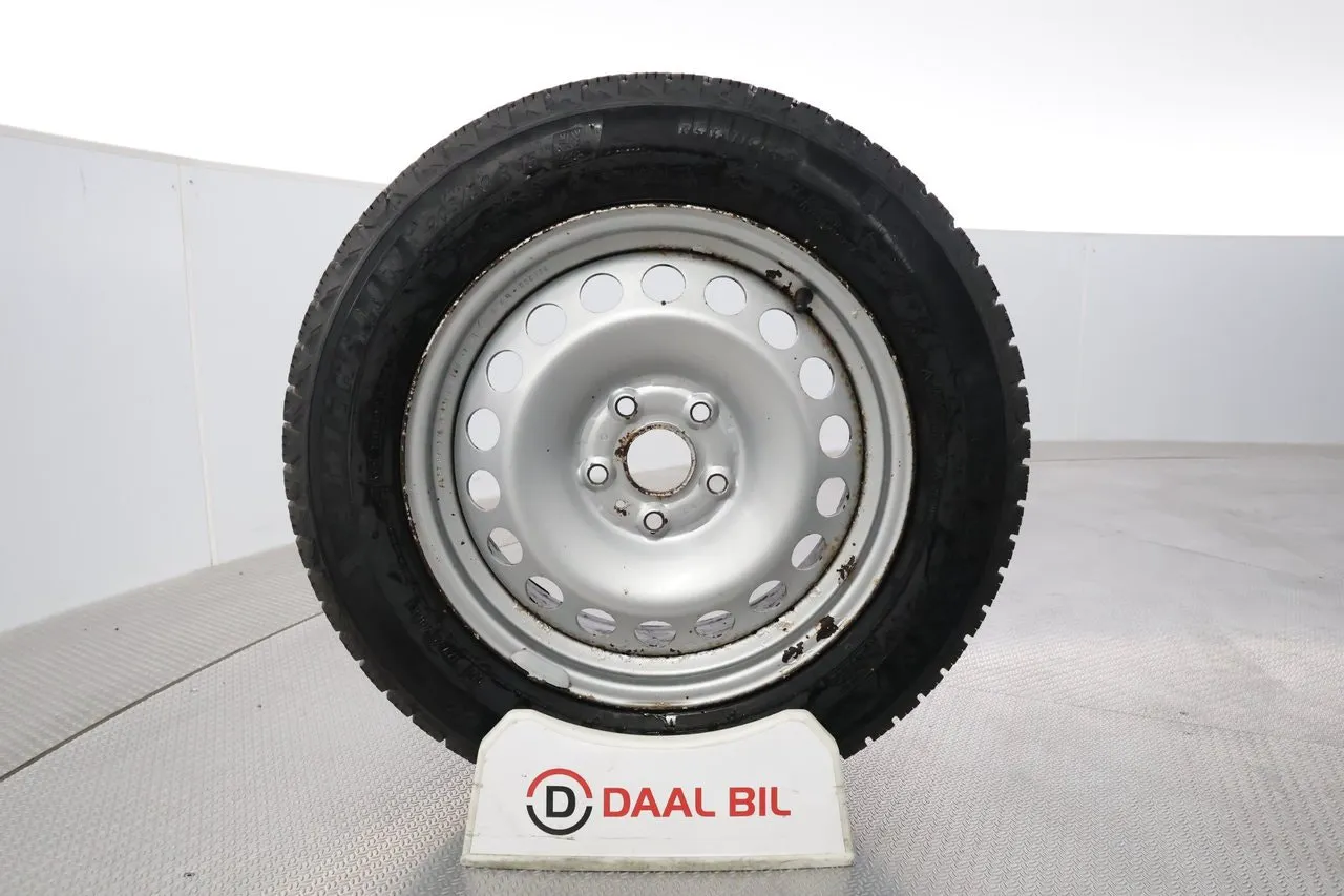 Vehicle image 22