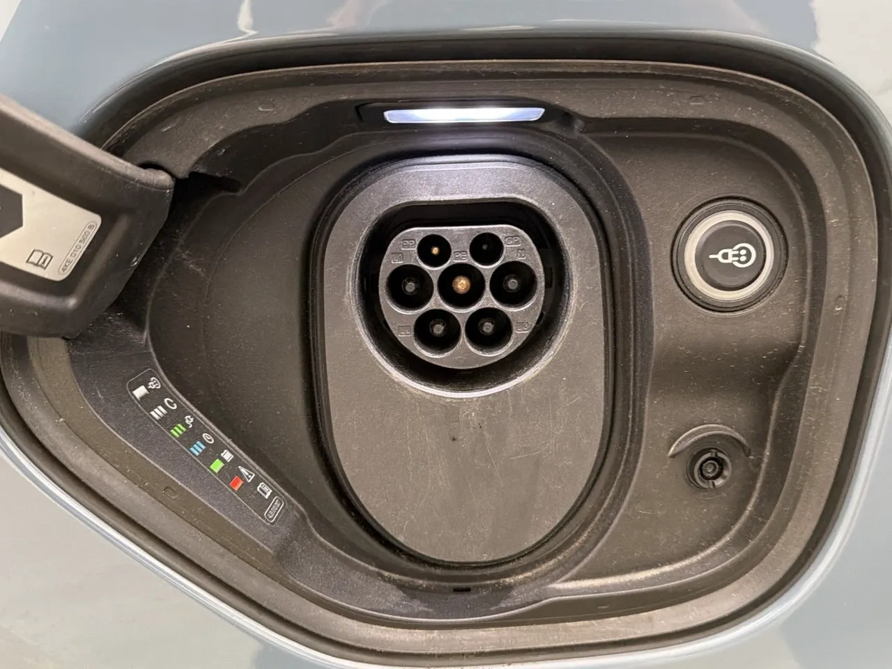 Vehicle image 30