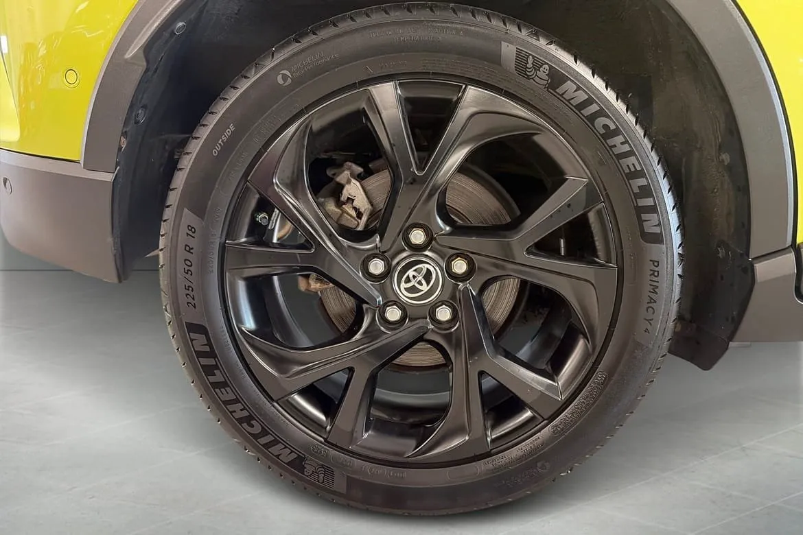 Vehicle image 11