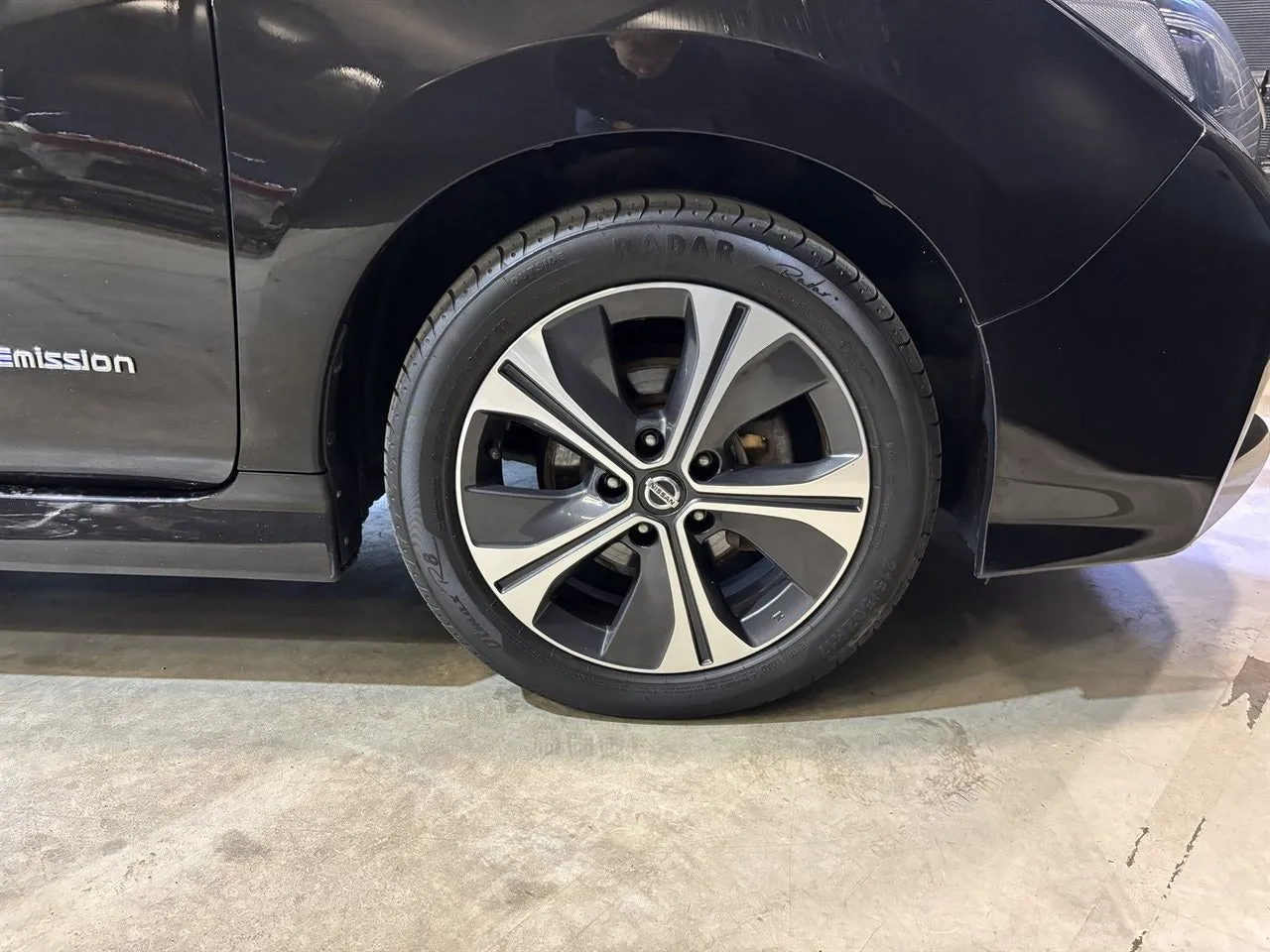 Vehicle image 21