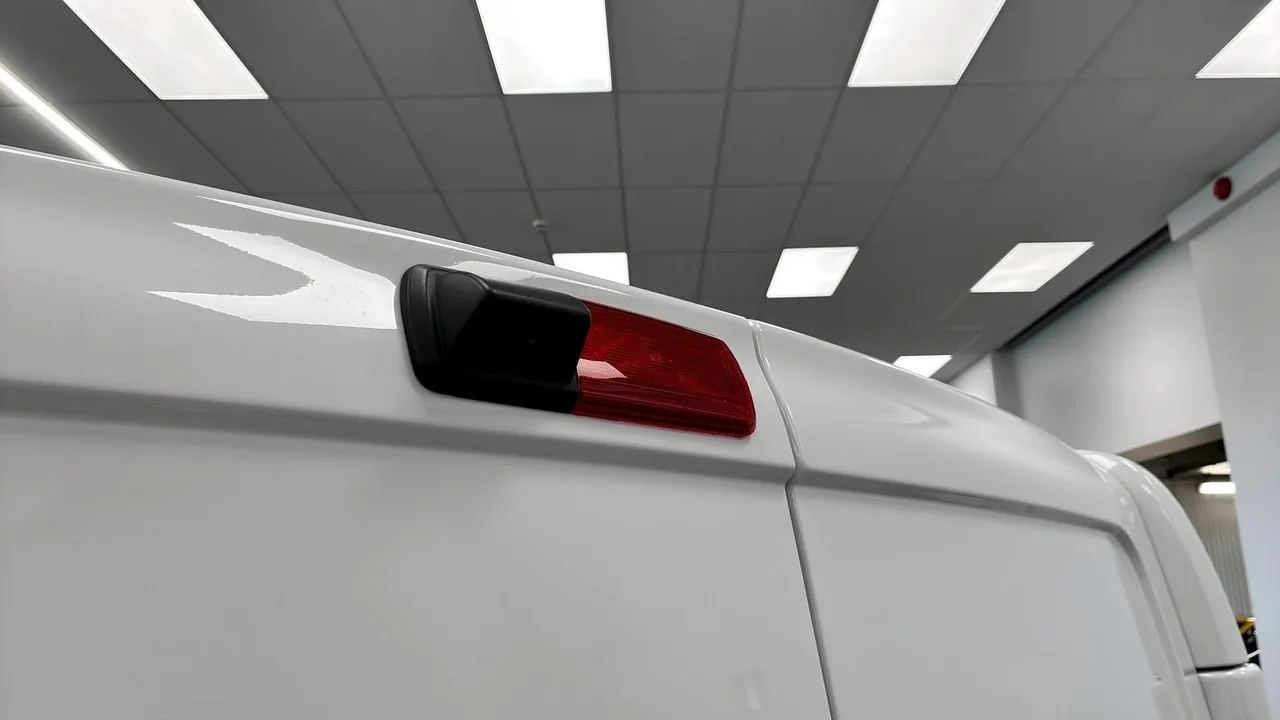 Vehicle image 21