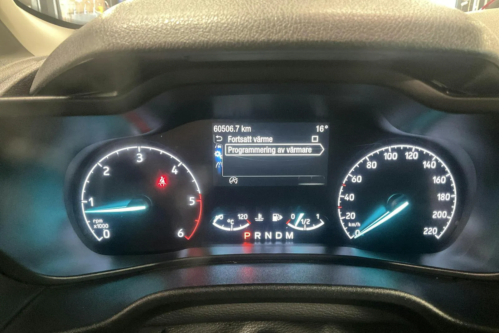 Vehicle image 16