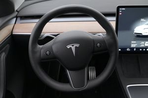 Tesla Model Y bild 7