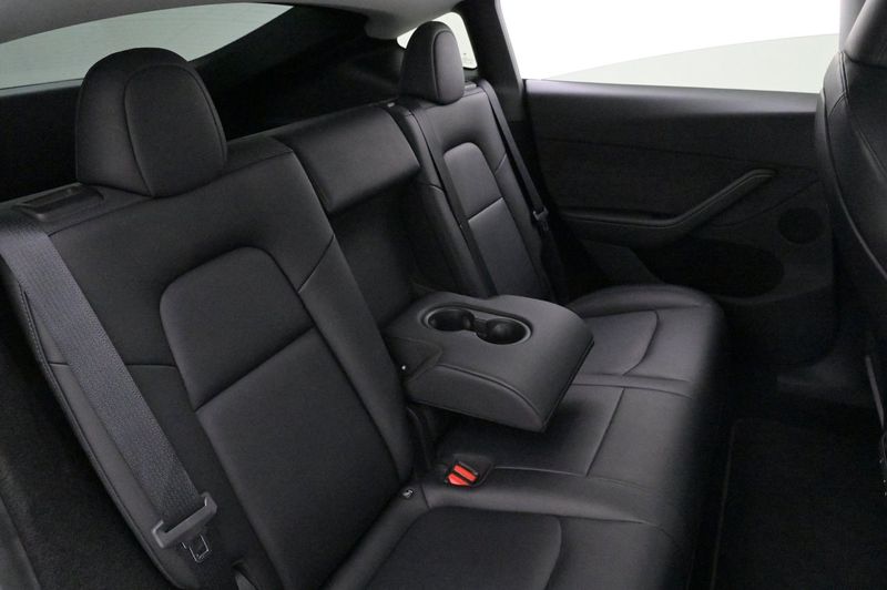Tesla Model Y bild 20