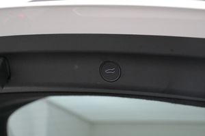 Tesla Model Y bild 23