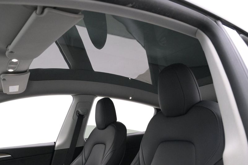 Tesla Model Y bild 21